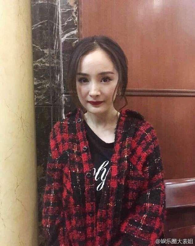 笑屎啦,杨幂的一张无滤镜照片竟然引发了网友