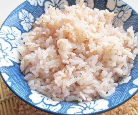 红粳米做出的米饭有多好吃 香喷喷还带着微微的甜_图1-2
