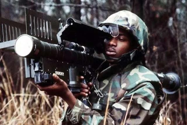 《红海行动》毒刺导弹180度大转弯击落战机,