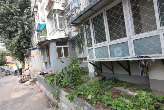 天坛街道拆除住户私搭违建 提升世遗周边风貌