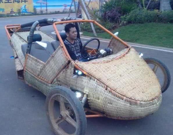 搞笑趣图:姑娘,你在地铁上这么秀一字马,让周围