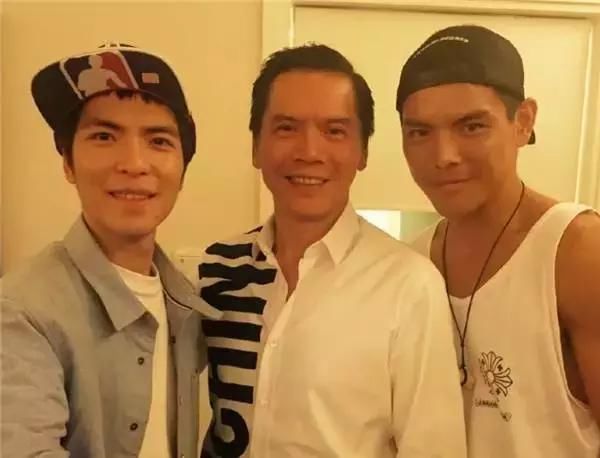 盘点香港经典赌片龙家保镖,向华强和陈小春两