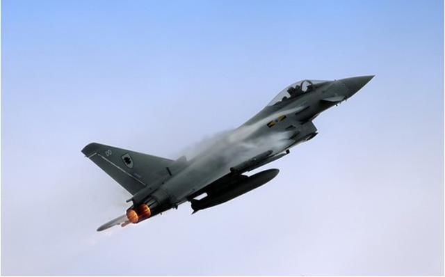 招黑体质的歼20被质疑是骗局 实则是个巧妙地