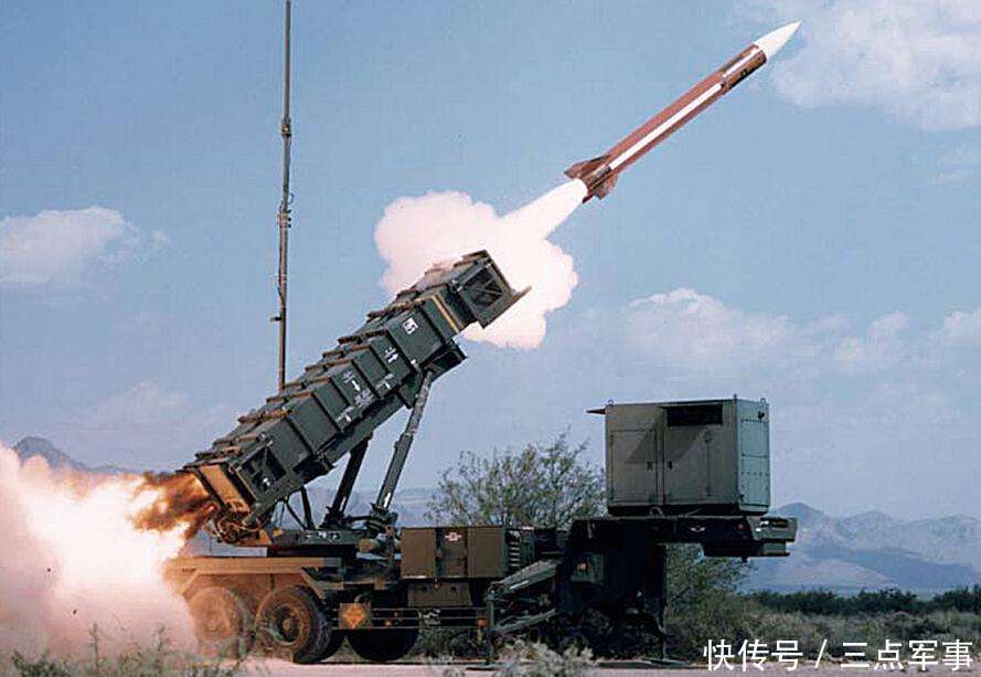 美军防空导弹错把己方战机当目标 2架战机被打