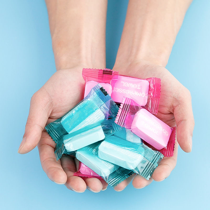 女人包里必备的东西,十个男人9个认错,还有1个