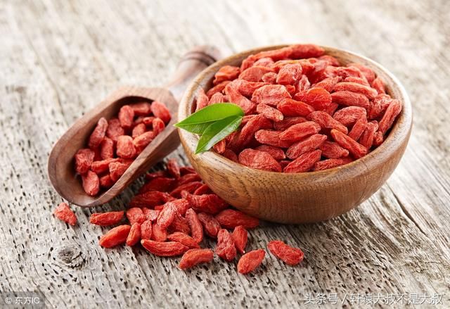 枸杞每天吃多少粒合适?