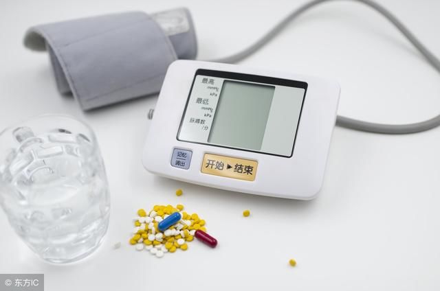 高血压患者的血压计多久校正为好?怎样校正?