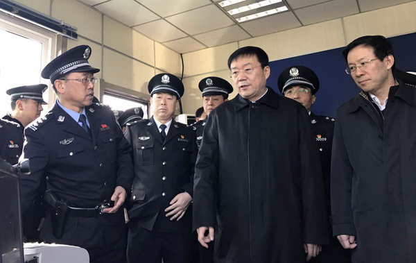 3月3日,山西省公安厅党委书记,第一督察长杨景海,省公安厅副厅长汪凡