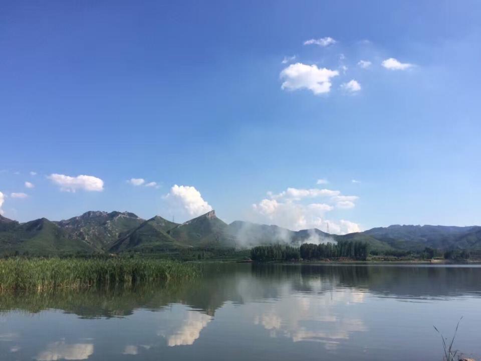 辽宁朝阳风光:燕山湖里的水云天