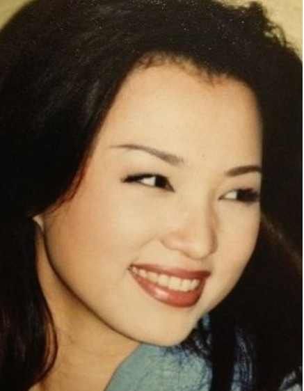 看了董卿年轻时的照片,终于知道她为何能当央