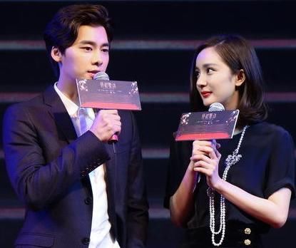 谁说赵丽颖是李易峰的女友?他的眼神承认了恋