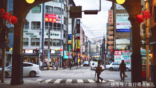 中国游客在日本旅游,吃饭被店员赶走:快走开,钱