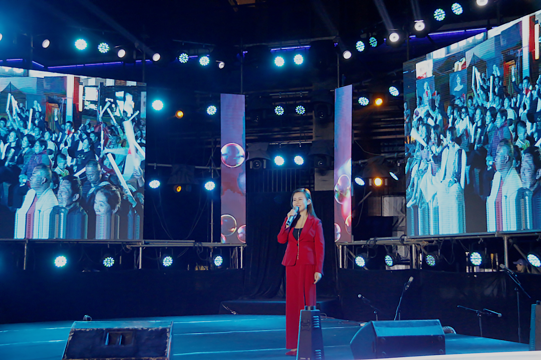 贵州歌手周融儿唱《我回来了贵州》再度勾起思乡情(图3) 贵州歌手周融儿唱《我回来了贵州》再度勾起思乡情(图3)