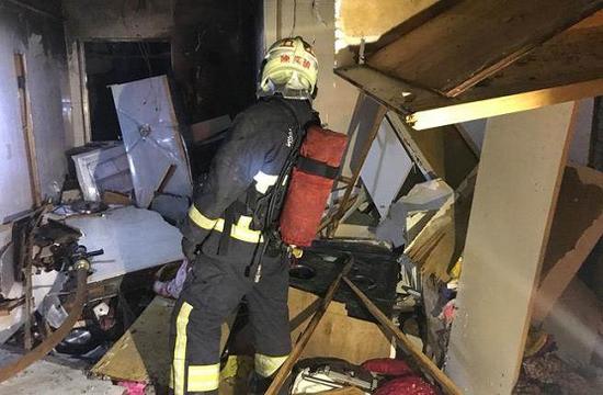 台新北公寓凌晨燃气爆炸致2死5伤 或女子轻生引爆