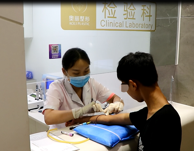 重庆国信奥丽整形接过西南医院公益接力棒