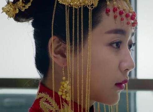 杨紫六套古装新娘扮相,每套都很美,我喜欢最后