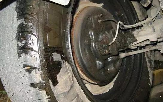 4,曲轴前后油封漏油