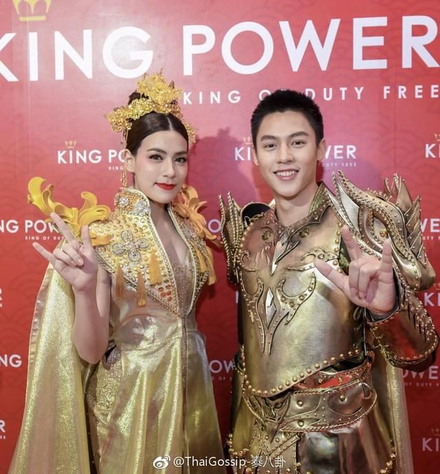 泰星Mark与女友Kim甜蜜撒糖 Mark化身成为保