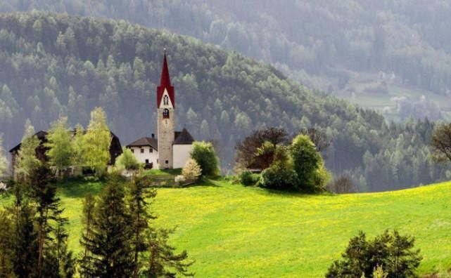 高考志愿:报考小语种,注意这三点,高薪工作不愁