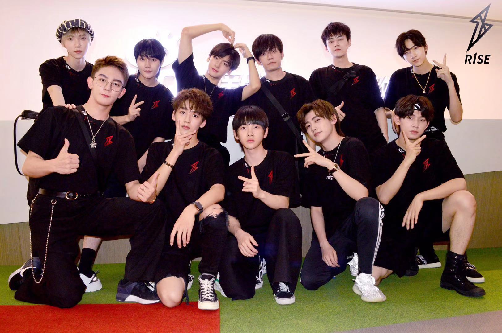 R1SE首张EP收获好评 金钻唱片见证爆棚实力人气(图4) R1SE首张EP收获好评 金钻唱片见证爆棚实力人气(图4)