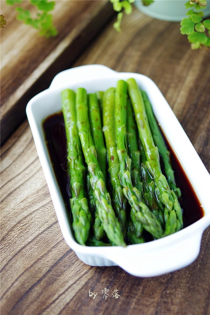 白灼芦笋--它是"蔬菜之王",也是抗癌明星,三月不吃它就太亏了!