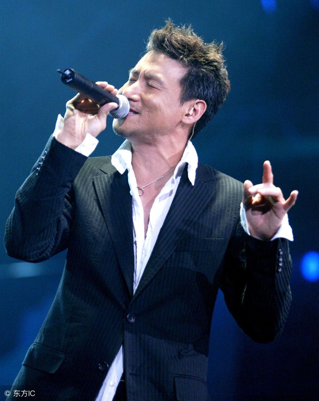 十大伤感歌曲 十首最催泪歌曲排名 闻者悲伤