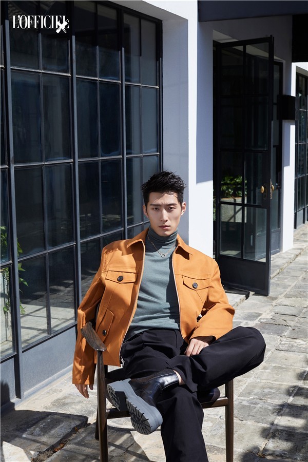 窦骁最新时尚大片 眼神冷冽飒气袭秋(图1) 窦骁最新时尚大片 眼神冷冽飒气袭秋(图1)