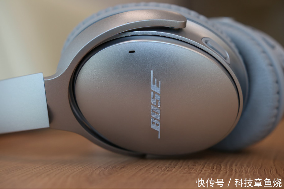 噪届的扛把子?Bose QC35II与索尼1000XM2飞