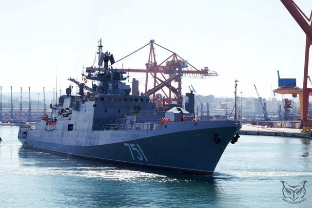 美军真的要动手?为防被打,俄已悄然撤出驻叙海军舰队