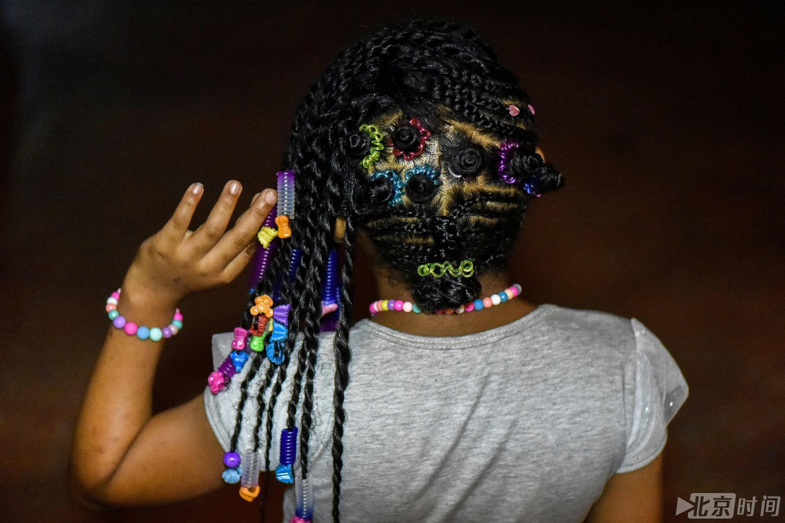 哥伦比亚举行非洲发型比赛 花式小辫你get了吗?