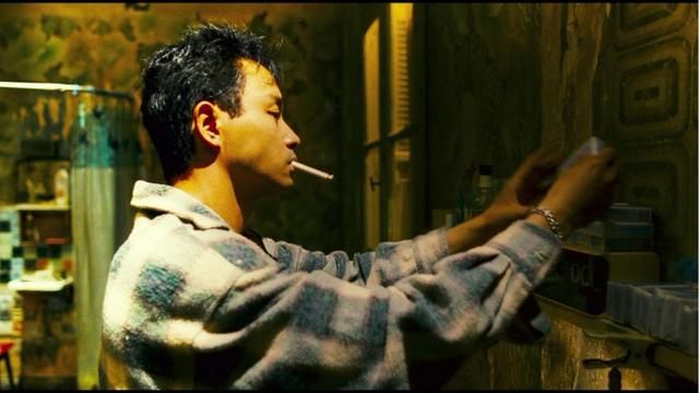 电影里的抽烟镜头:张国荣惊艳,包租婆最好笑,最后一个让人想哭
