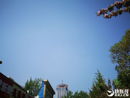 华为P20真机评测:华为P20值不值得买 看完就