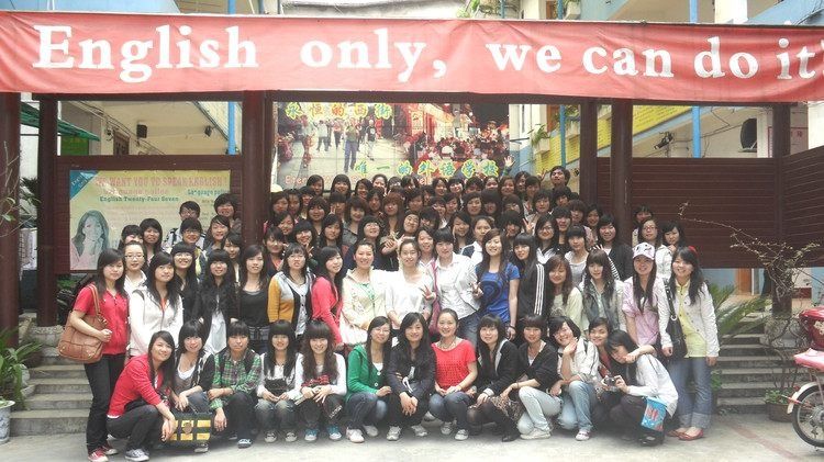 大学专业最适合女生报考,毕业好找工作,薪资还