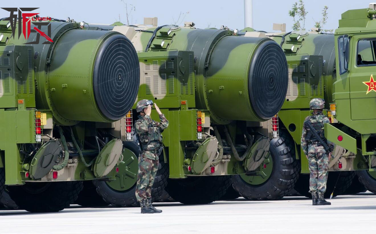 中国第一代中远程导弹是东风4，最近几年，我国的中程弹道导弹技术发展迅猛，相继研发出了东风21、东风26等系列的中远程弹道导弹。中国中程弹道完全可覆盖美国在亚太地区的主要军事基地，可拒敌于国门之外。