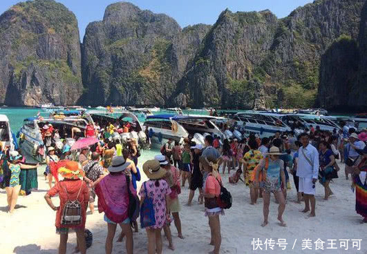 泰国随处要小费?给导游小费对方却让人尴尬,一