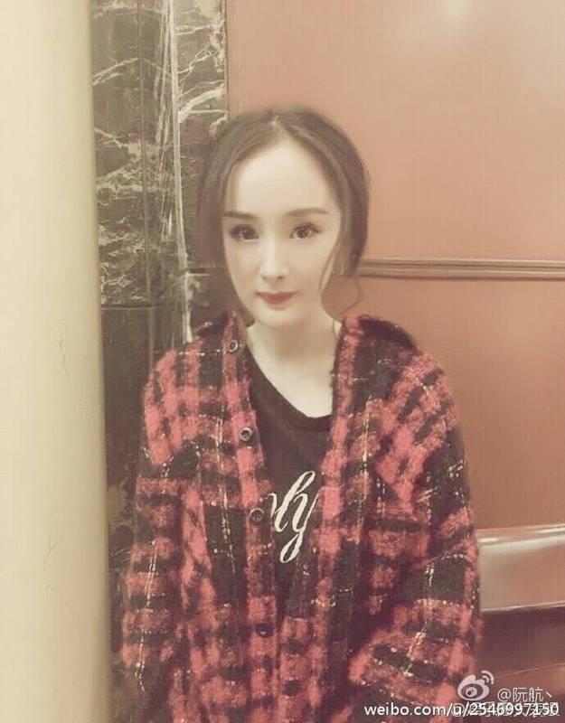 笑屎啦,杨幂的一张无滤镜照片竟然引发了网友