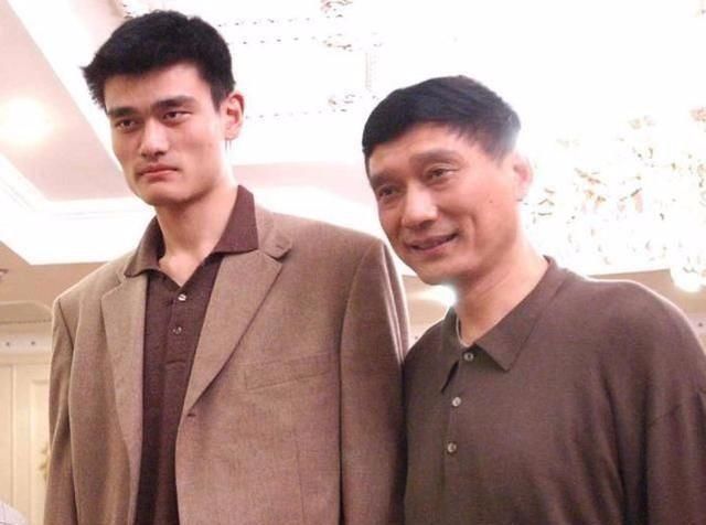 沾儿子的光?看姚明、郭艾伦父亲背后的故事,这