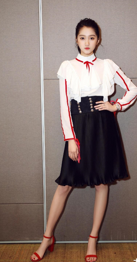 景甜杨幂关晓彤的红色高跟鞋,让一众网友眼馋