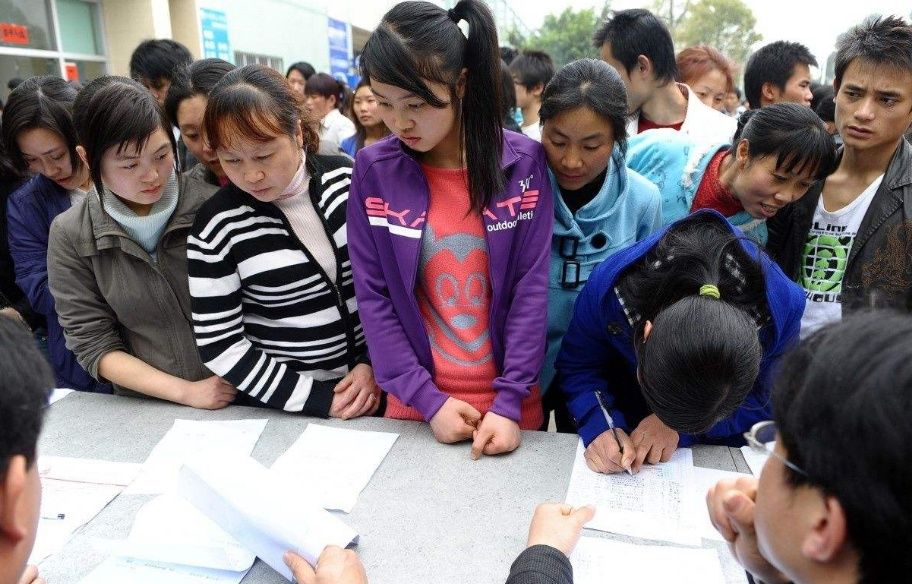 广东工厂老板哭诉招工难:90后很快辞职,不愿招