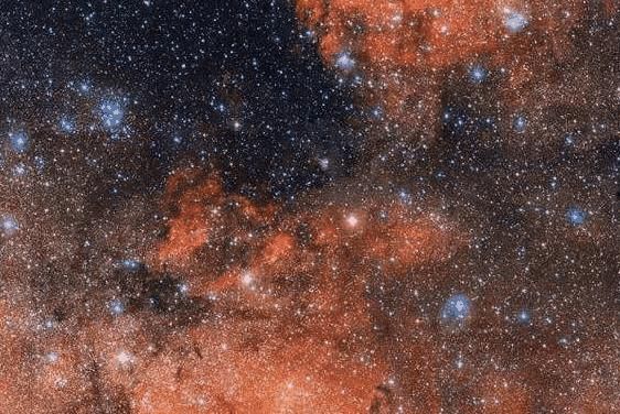 宇宙中最大的天体已出现,有1000万亿个太阳质