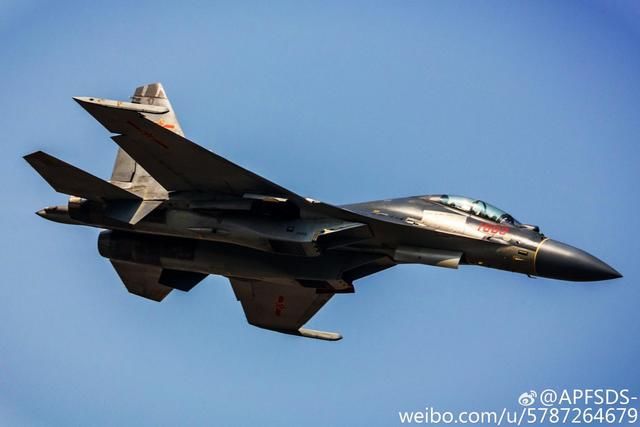 飞豹战机为何放弃并列双座设计?有利对地攻击