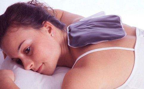 腰酸肩膀酸颈椎酸,按摩不当会瘫痪,用这个绝招