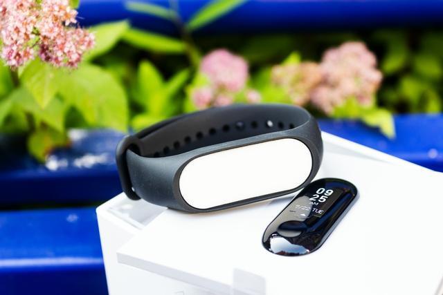 一款功能足够丰富的超值手环,小米手环3上手体