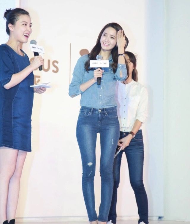 林允儿因腿缝太宽惨遭人调侃,网友:胯下一拳宽