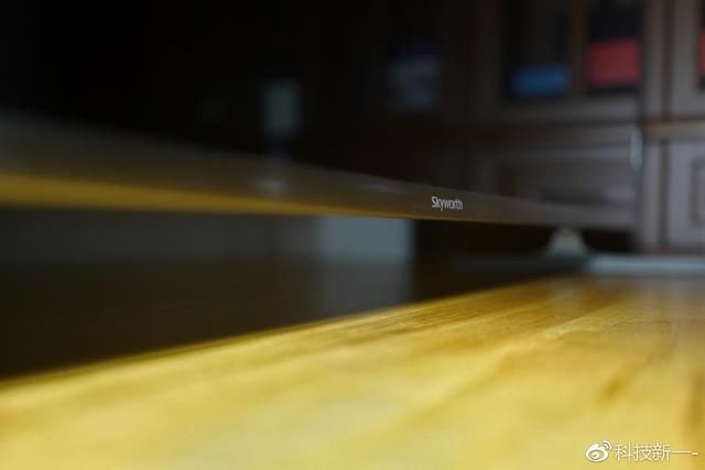 不仅仅是全能的全面屏电视创维55H5