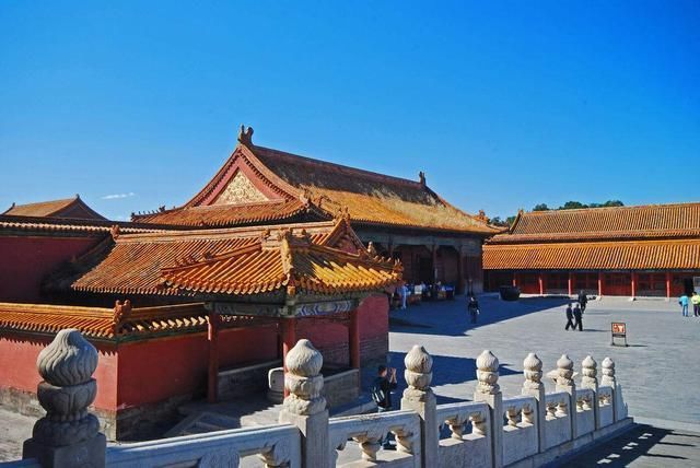 清宫的南书房是什么机构?南书房行走是干