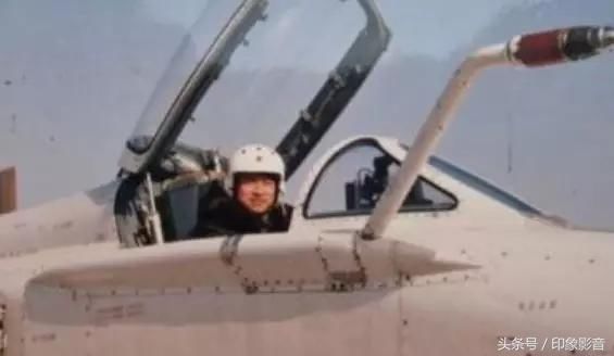 与崔永元互怼的国际试飞员徐勇凌,能得到公众