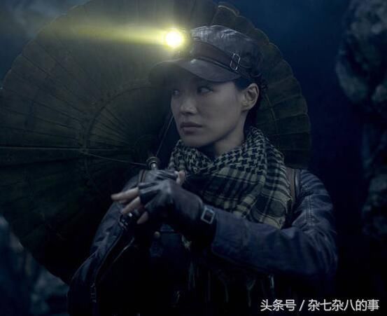 被拍成影视剧的《鬼吹灯》系列,靳东一本正经