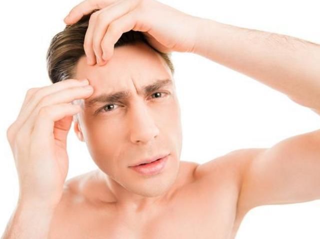 男士脸上长痘是啥原因?不同部位长痘原因不同