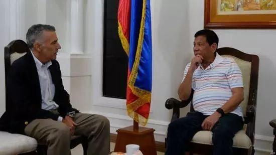 那个说要让菲律宾成为中国一个省的总统,这次